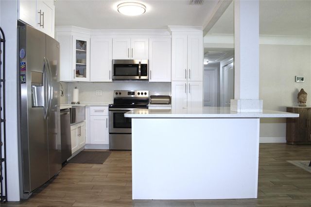 3201 45TH STREET N, St Petersburg, FL 33713