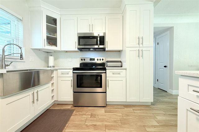 3201 45TH STREET N, St Petersburg, FL 33713