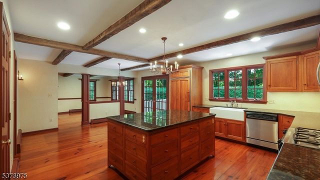 35 Rolling Hill Rd, Bernardsville Boro, NJ 07924