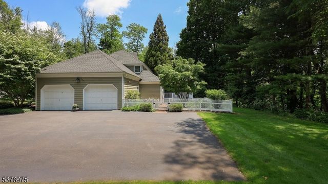 35 Rolling Hill Rd, Bernardsville Boro, NJ 07924