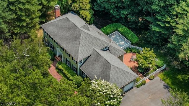 35 Rolling Hill Rd, Bernardsville Boro, NJ 07924