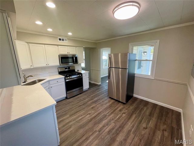 4224 Ashby Road, St Ann, MO 63074