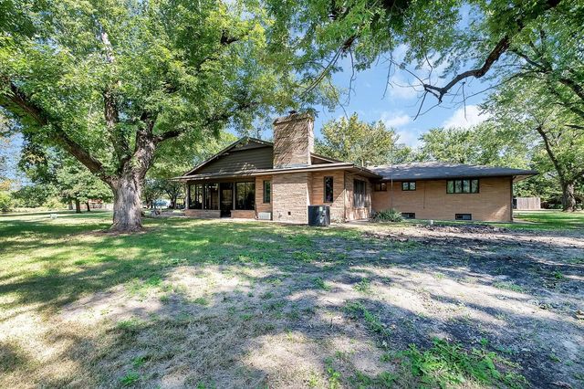 613 N Meridian Rd Rear, Newton, KS 67114