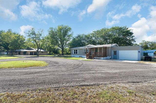 613 N Meridian Rd Rear, Newton, KS 67114