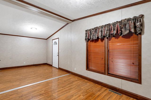 613 N Meridian Rd Rear, Newton, KS 67114