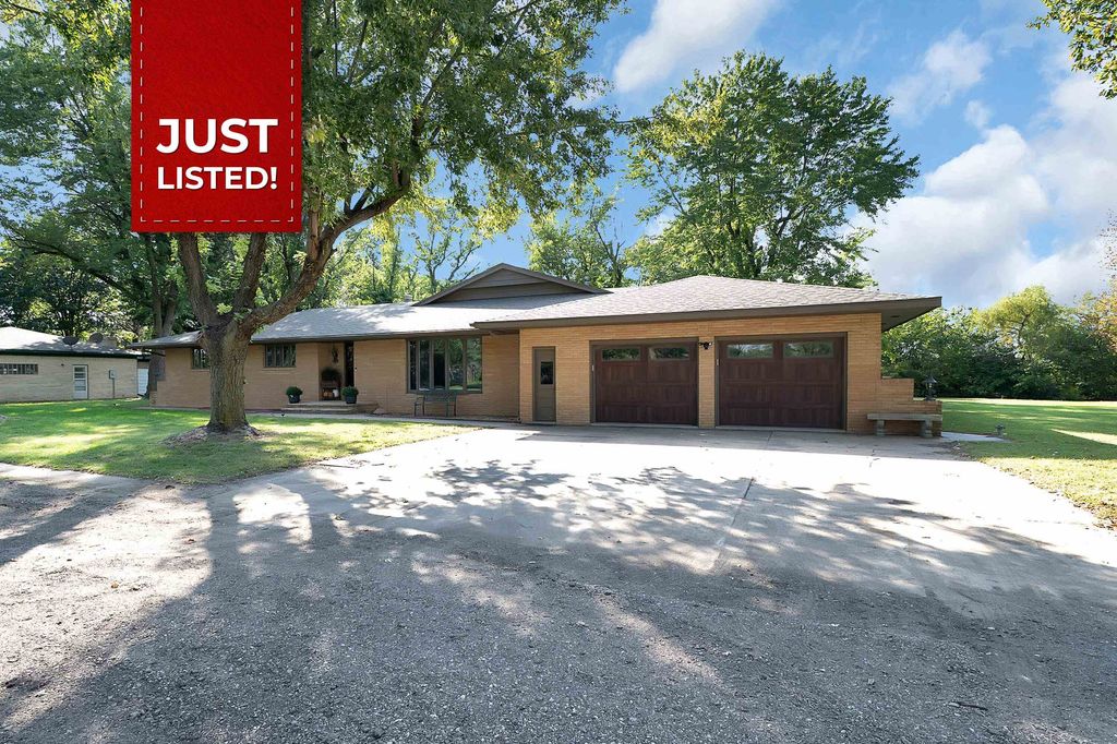 613 N Meridian Rd Rear, Newton, KS 67114