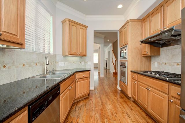 3207 Holly Crossing Drive, Houston, TX 77042