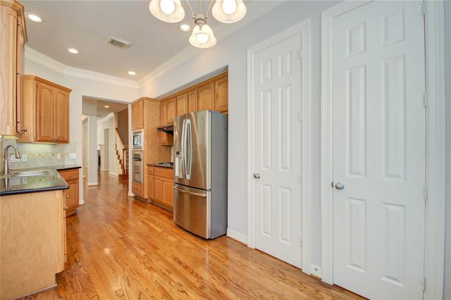 3207 Holly Crossing Drive, Houston, TX 77042