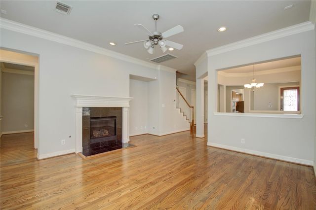 3207 Holly Crossing Drive, Houston, TX 77042