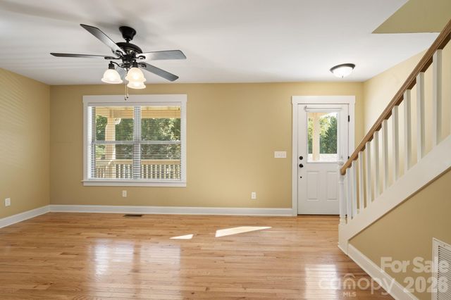 8 Cottage Cove Lane, Asheville, NC 28803