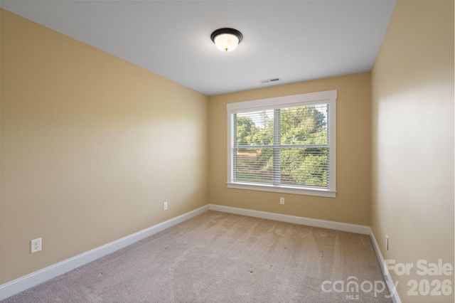 8 Cottage Cove Lane, Asheville, NC 28803