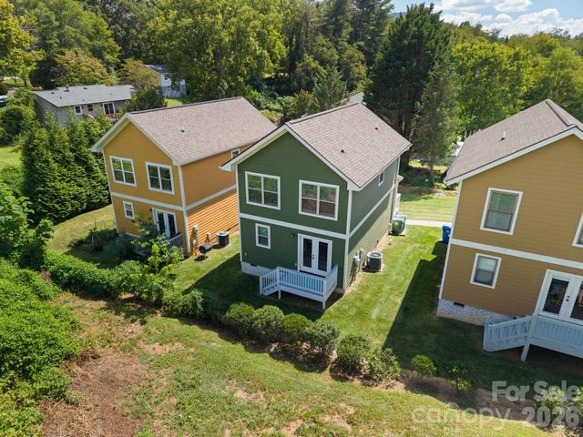 8 Cottage Cove Lane, Asheville, NC 28803