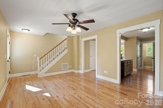 8 Cottage Cove Lane, Asheville, NC 28803