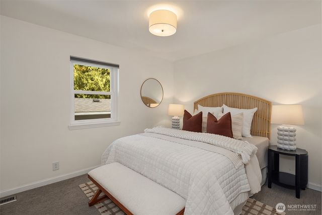 7710 32nd Avenue NE, Seattle, WA 98115