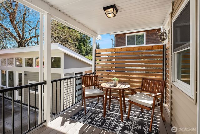 7710 32nd Avenue NE, Seattle, WA 98115