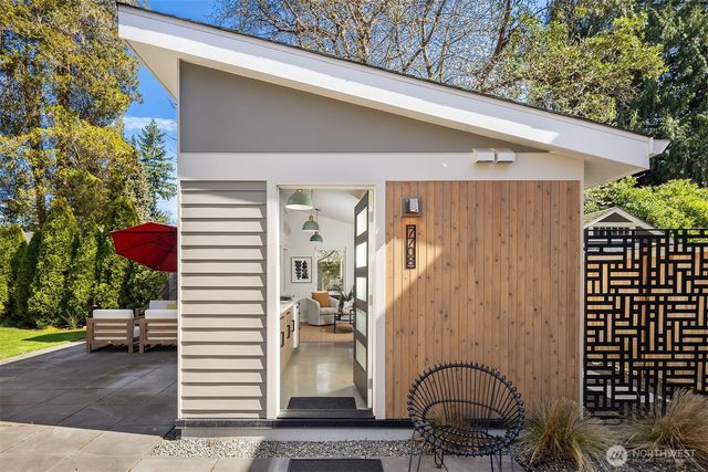 7710 32nd Avenue NE, Seattle, WA 98115