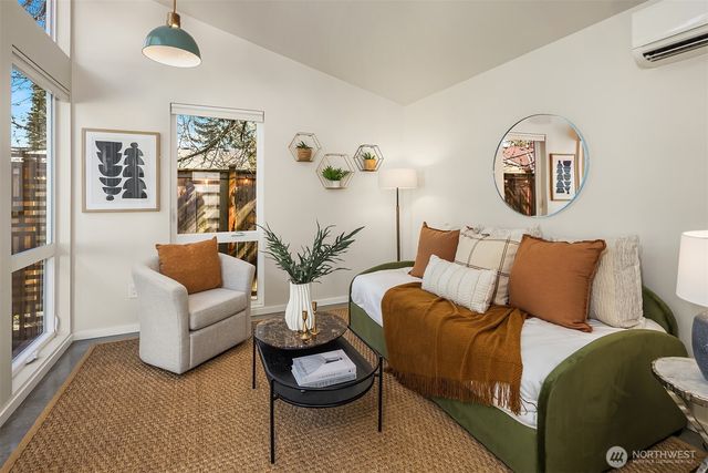 7710 32nd Avenue NE, Seattle, WA 98115