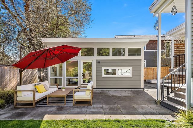 7710 32nd Avenue NE, Seattle, WA 98115