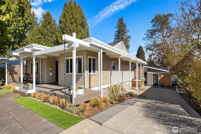 7710 32nd Avenue NE, Seattle, WA 98115