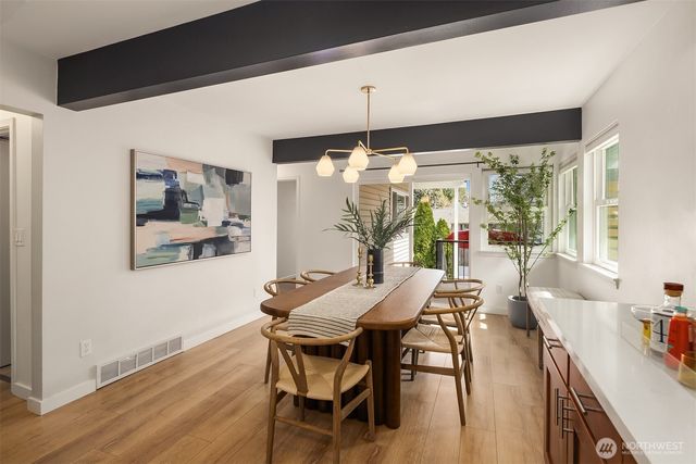 7710 32nd Avenue NE, Seattle, WA 98115