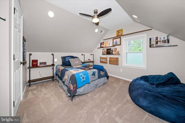 1123 INDEPENDENCE DR, West Chester, PA 19382