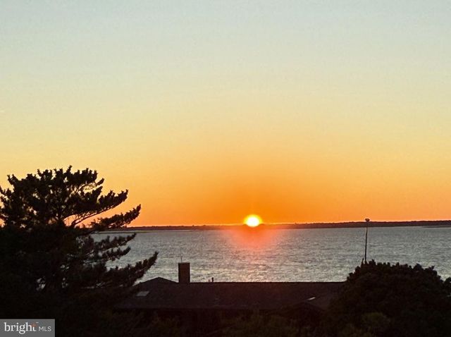 45 BUCKINGHAM AVE, Harvey Cedars, NJ 08008