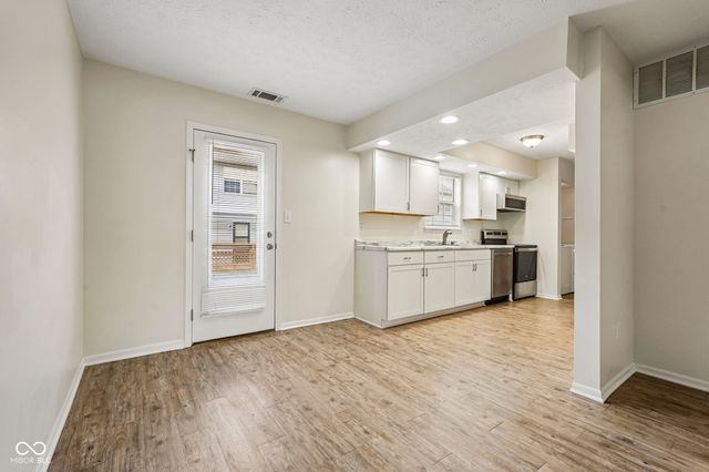 525 Paradise Way E C, Greenwood, IN 46143