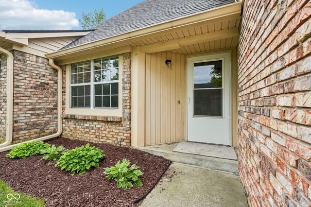 525 Paradise Way E C, Greenwood, IN 46143