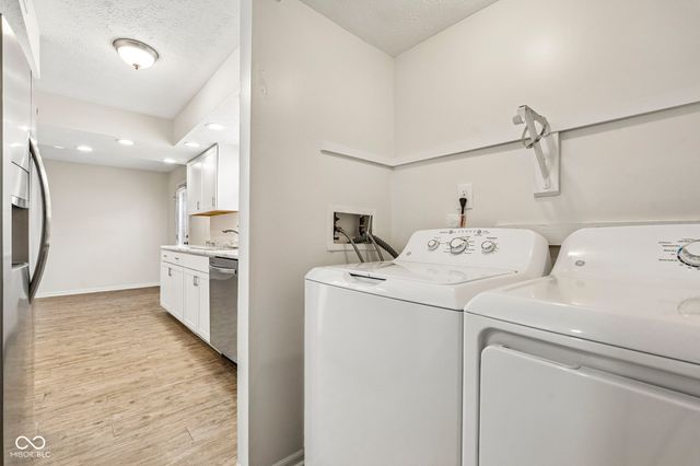 525 Paradise Way E C, Greenwood, IN 46143