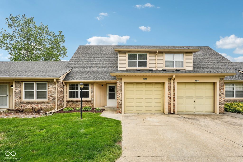 525 Paradise Way E C, Greenwood, IN 46143