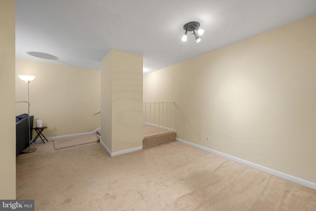 Image 12 of property listing at 11222 CHERRY HILL RD #202, Beltsville, MD 20705