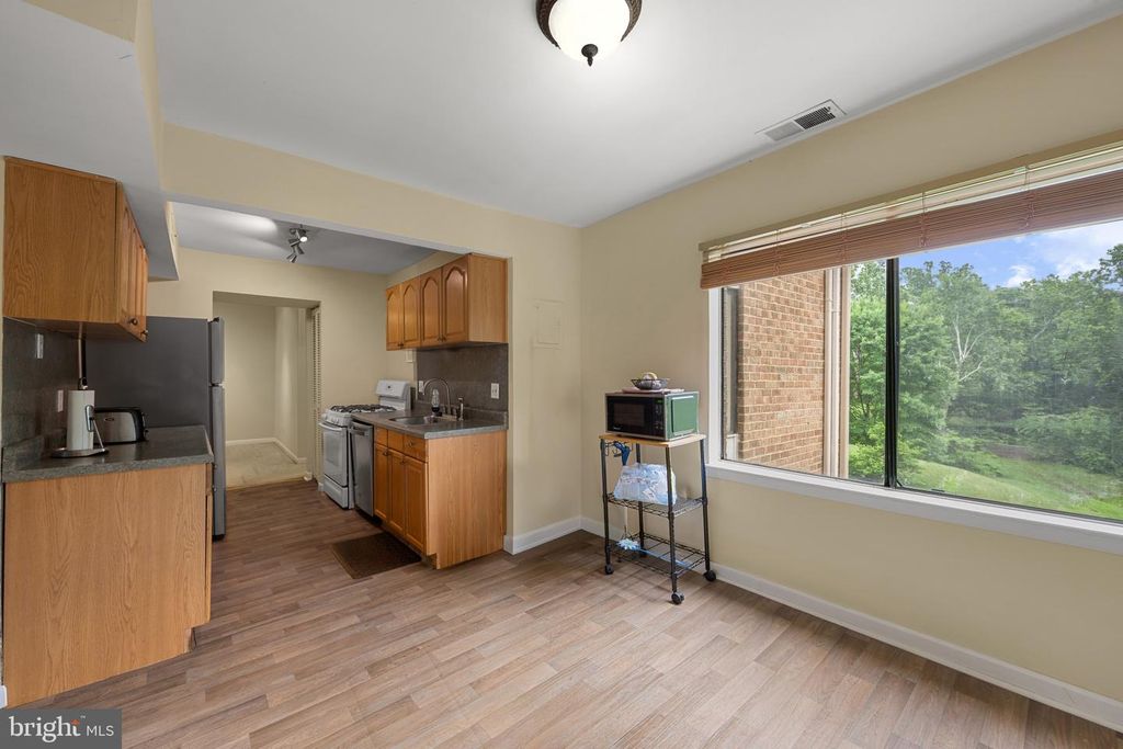 Image 17 of property listing at 11222 CHERRY HILL RD #202, Beltsville, MD 20705