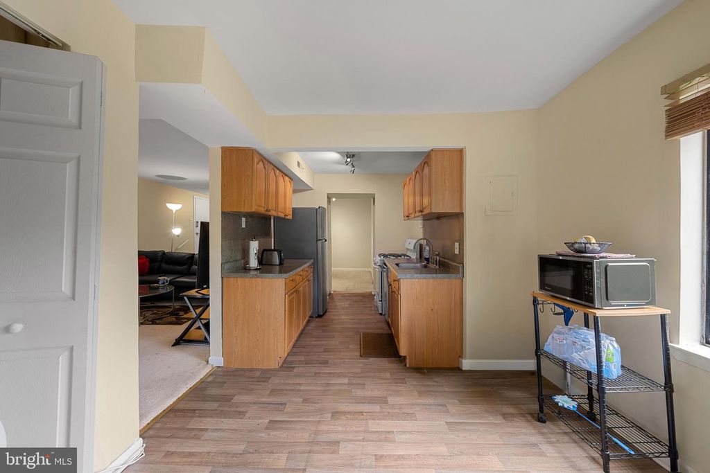 Image 18 of property listing at 11222 CHERRY HILL RD #202, Beltsville, MD 20705