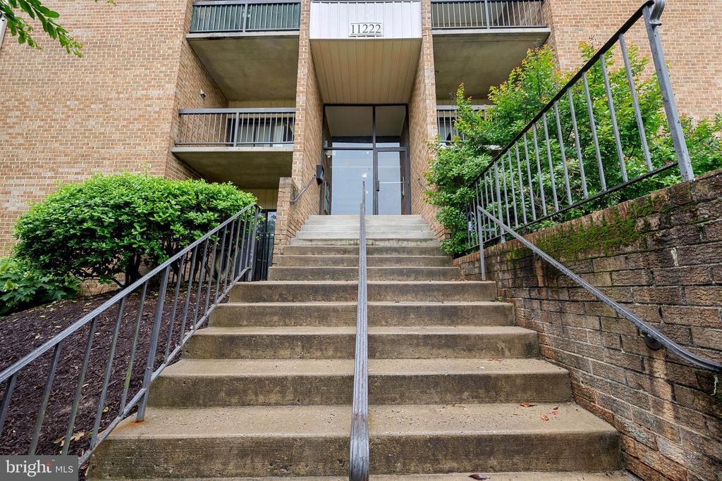 Image 2 of property listing at 11222 CHERRY HILL RD #202, Beltsville, MD 20705