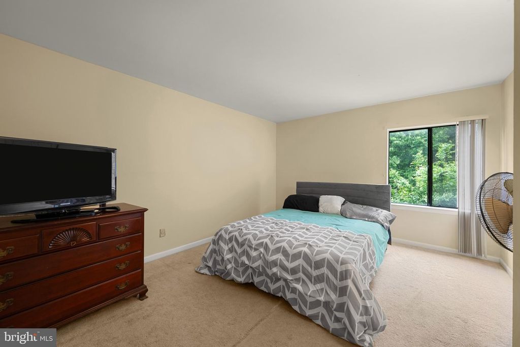 Image 22 of property listing at 11222 CHERRY HILL RD #202, Beltsville, MD 20705