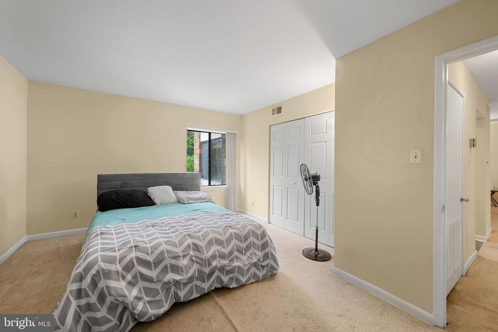 Image 23 of property listing at 11222 CHERRY HILL RD #202, Beltsville, MD 20705