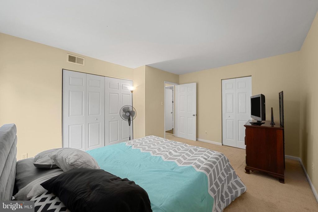 Image 24 of property listing at 11222 CHERRY HILL RD #202, Beltsville, MD 20705
