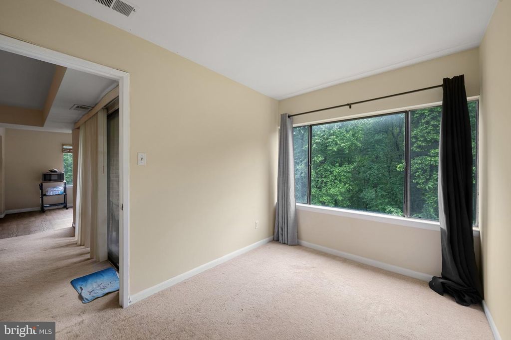 Image 28 of property listing at 11222 CHERRY HILL RD #202, Beltsville, MD 20705