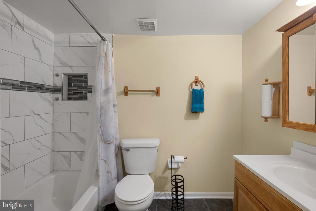 Image 29 of property listing at 11222 CHERRY HILL RD #202, Beltsville, MD 20705