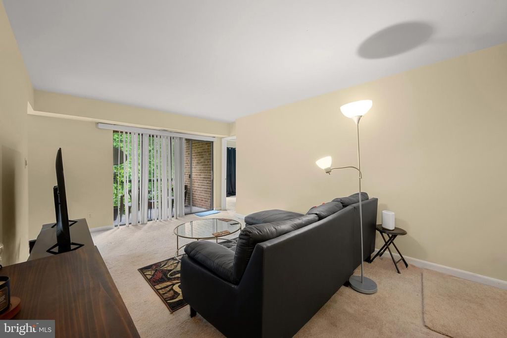 Image 7 of property listing at 11222 CHERRY HILL RD #202, Beltsville, MD 20705