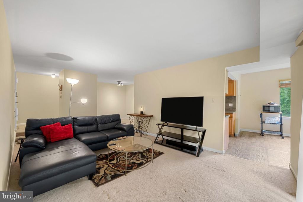 Image 9 of property listing at 11222 CHERRY HILL RD #202, Beltsville, MD 20705