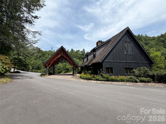 1156 Bear River Lodge Trail, Marshall, NC 28753