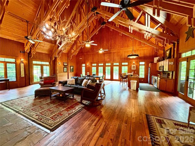 1156 Bear River Lodge Trail, Marshall, NC 28753