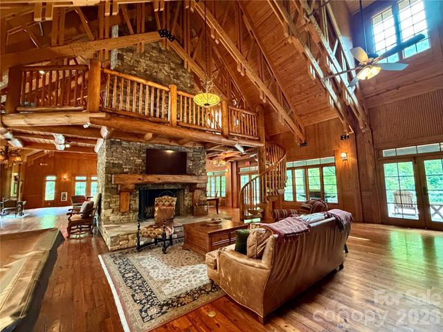1156 Bear River Lodge Trail, Marshall, NC 28753