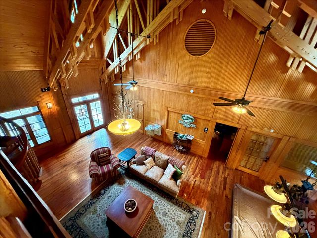 1156 Bear River Lodge Trail, Marshall, NC 28753