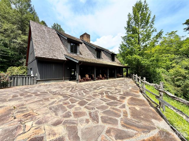 1156 Bear River Lodge Trail, Marshall, NC 28753