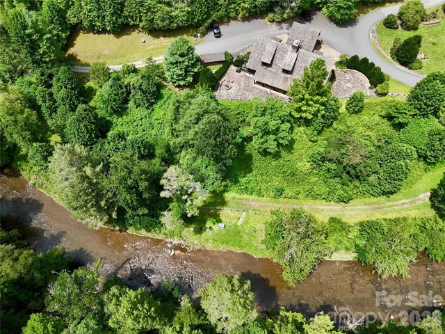 1156 Bear River Lodge Trail, Marshall, NC 28753