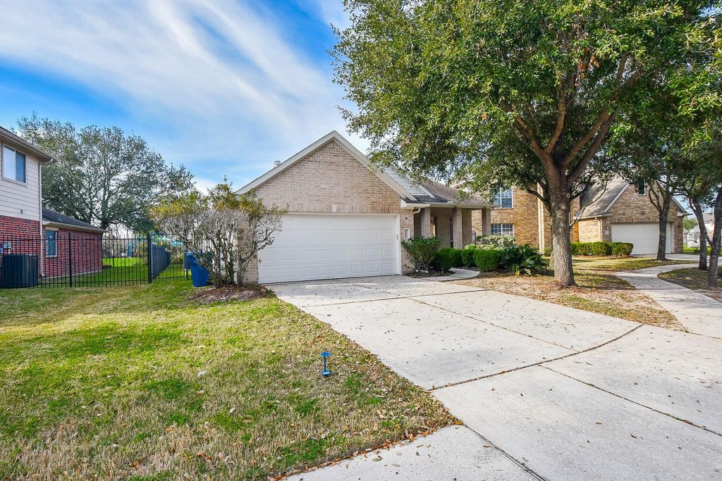 9511 Lakeway View Lane, Humble, TX 77396