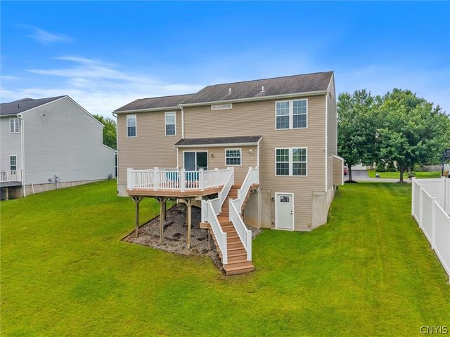 5549 Bingley Lane, Clay, NY 13041
