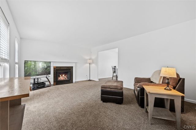5549 Bingley Lane, Clay, NY 13041
